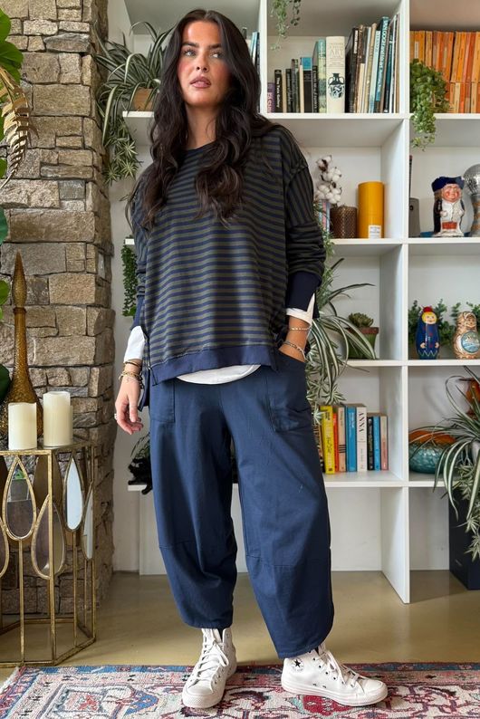 Sunday Morning Chill Sweatshirt Navy & Khaki